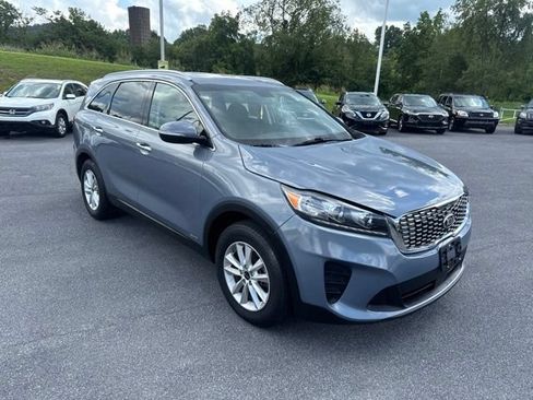 Used 2020 Kia Sorento LX w/ LX I4 Convenience Package AWD/4WD image 2
