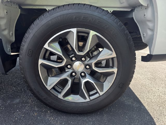 Used 2023 Chevrolet Silverado 1500 LT AWD/4WD image 14