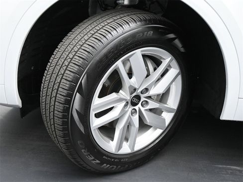 Used 2024 Audi Q5 2.0T Premium w/ Convenience Package image 21