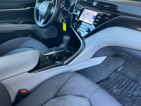 Used 2020 Toyota Camry LE FWD image 14