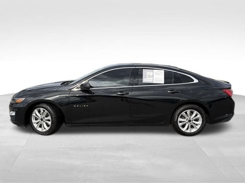 Used 2019 Chevrolet Malibu LT FWD image 2