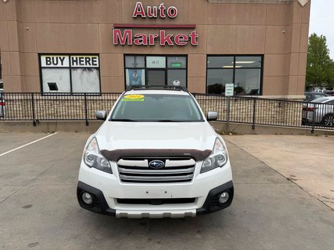 Used 2014 Subaru Outback 3.6R Limited AWD/4WD image 2