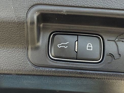 Used 2020 Ford Explorer Limited image 34