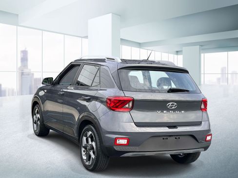 Used 2023 Hyundai Venue SEL w/ Cargo Package FWD image 3