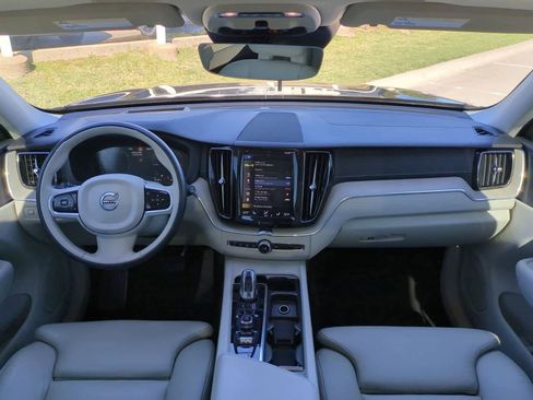 Used 2018 Volvo XC60 T8 Inscription w/ Advanced Package image 14