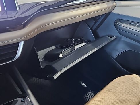 New 2026 Volkswagen Atlas Cross Sport SE image 30