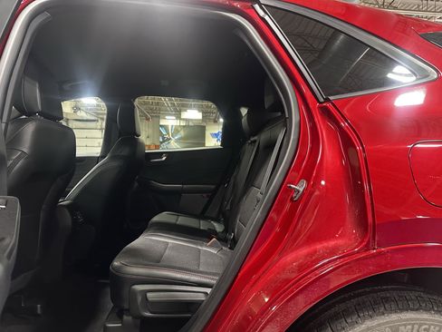 Used 2023 Ford Escape ST-Line w/ Tech Pack #1 image 8