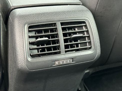 Used 2015 Volkswagen Golf 4-Door image 14