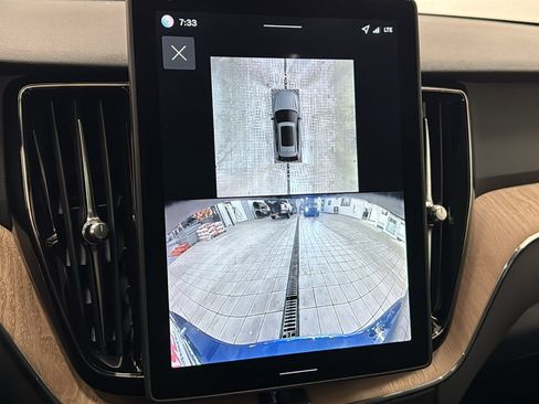 Used 2026 Volvo XC60 B5 Plus w/ Climate Package image 18