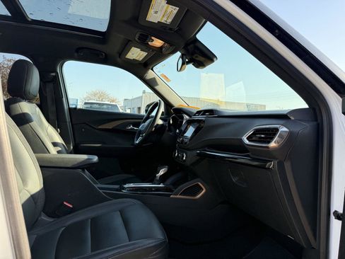 Used 2021 Chevrolet TrailBlazer ACTIV w/ Sun and Liftgate Package AWD/4WD image 12