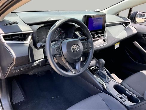 Used 2025 Toyota Corolla LE FWD image 16