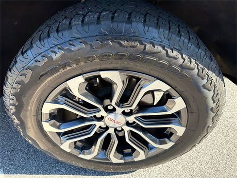 Certified 2024 GMC Canyon Denali image 12