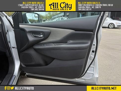Used 2017 Nissan Murano SV AWD/4WD image 14