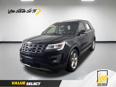 Used 2016 Ford Explorer XLT w/ Equipment Group 202A AWD/4WD image 1