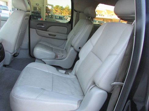 Used 2010 GMC Yukon XL SLT image 20