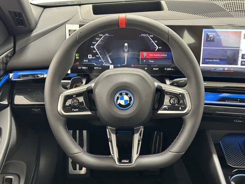 Used 2025 BMW i5 M60 w/ Premium Package image 12
