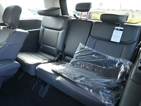 New 2025 Ford Expedition Active image 36