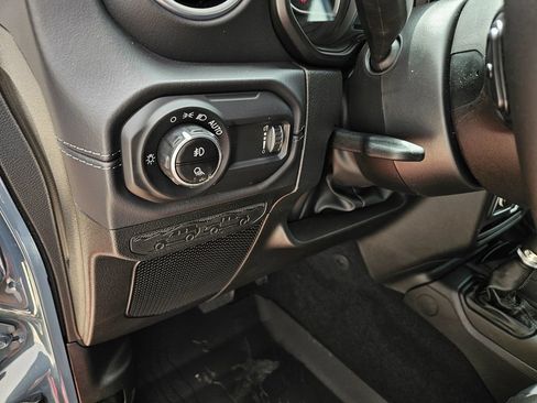 New 2026 Jeep Gladiator Sport AWD/4WD image 14