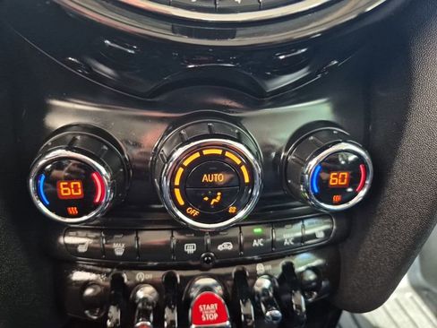 Used 2019 MINI Cooper 2-Door Hardtop w/ Signature Upholstery Package image 21