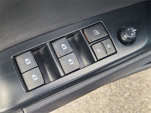 Used 2018 Toyota Camry L image 23