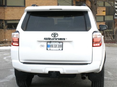 Used 2016 Toyota 4Runner SR5 Premium image 21