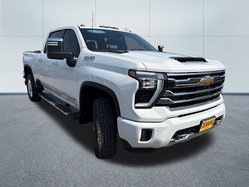 Used 2024 Chevrolet Silverado 2500 High Country w/ High Country Premium Package AWD/4WD image 5