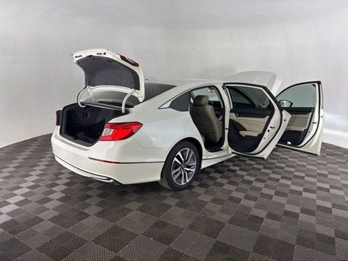 Used 2018 Honda Accord Touring image 16