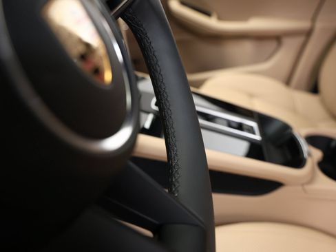 Certified 2026 Porsche Macan S AWD/4WD image 35