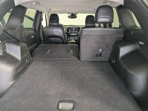Used 2021 Jeep Cherokee Latitude Lux w/ Comfort/Convenience Group FWD image 24