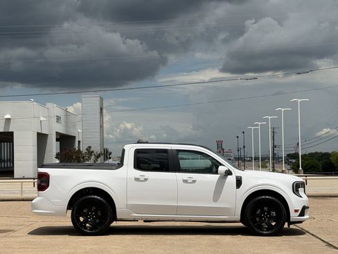 Used 2025 Ford Maverick Lobo AWD/4WD image 3