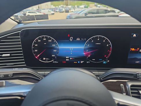 New 2026 Mercedes-Benz GLS 450 4MATIC image 15