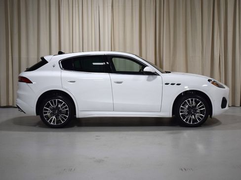 Certified 2025 Maserati Grecale Modena AWD/4WD image 14