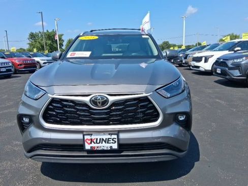 Used 2025 Toyota Highlander XLE AWD/4WD image 12