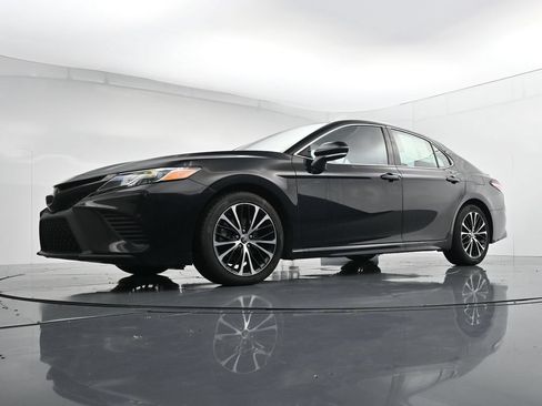 Used 2020 Toyota Camry SE w/ Audio Package FWD image 35