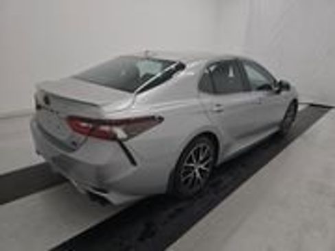 Used 2021 Toyota Camry SE w/ Carpet Mat Package (TMS) image 32