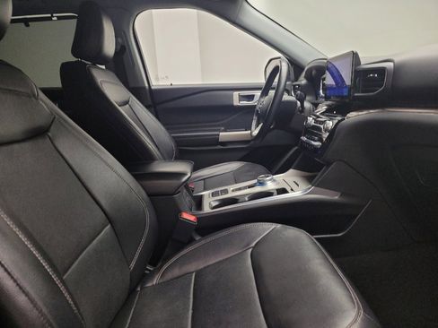 Used 2023 Ford Explorer Limited w/ Equipment Group 301A image 21