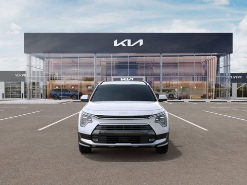 New 2025 Kia Niro SX Touring image 2