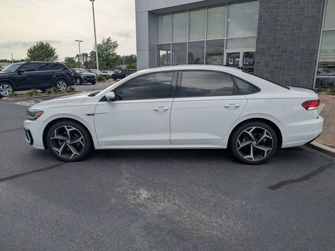 Used 2020 Volkswagen Passat 2.0T R-Line FWD image 8