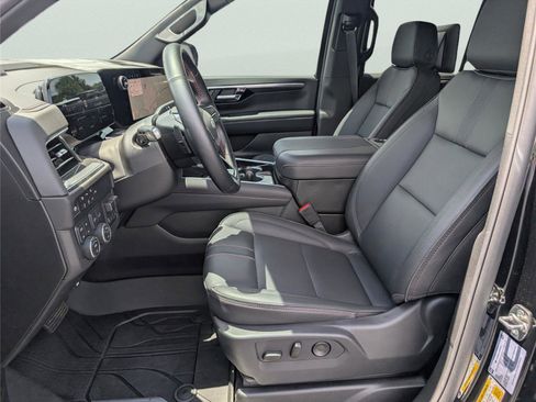 Used 2026 Chevrolet Tahoe RST w/ RST Capability Package AWD/4WD image 9