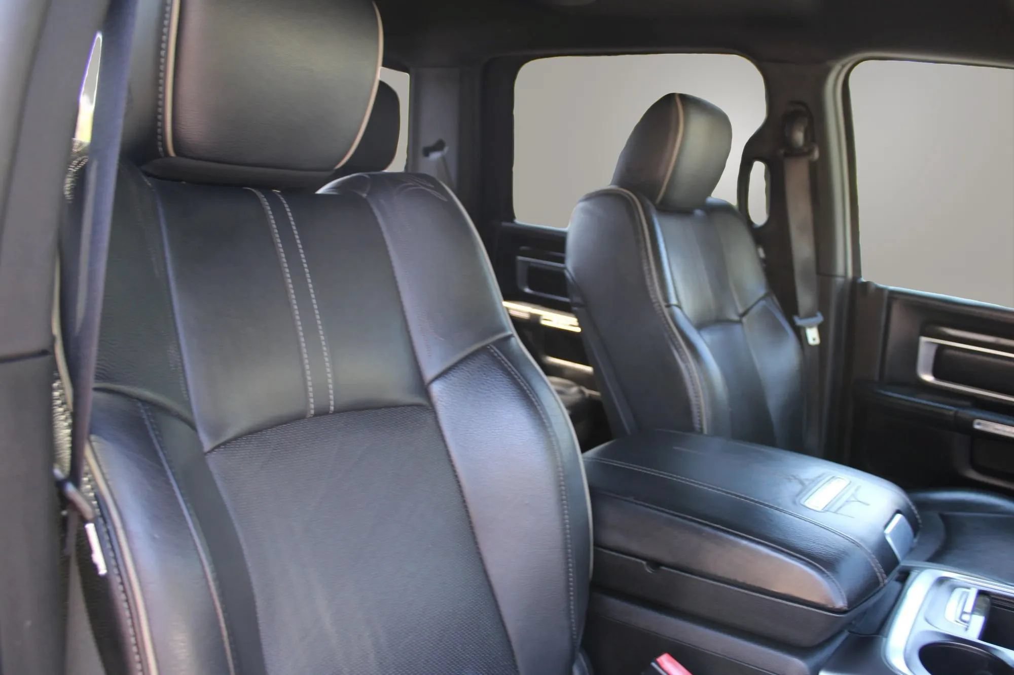 Used 2017 RAM 2500 Limited AWD/4WD image 23