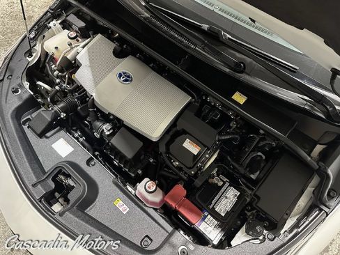 Used 2017 Toyota Prius Prime Premium FWD image 35