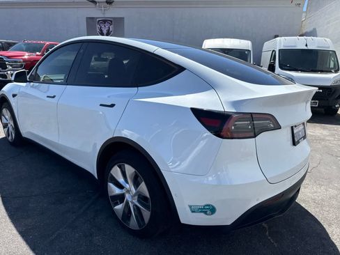 Used 2022 Tesla Model Y Long Range AWD/4WD image 29