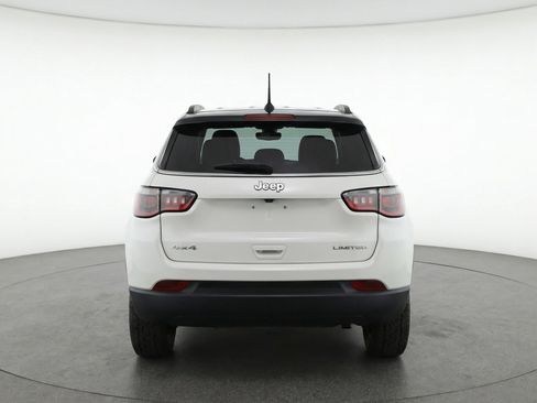 Used 2025 Jeep Compass Trailhawk AWD/4WD image 7