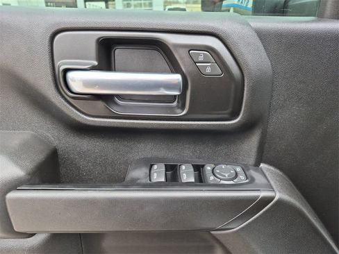 Used 2020 Chevrolet Silverado 2500 Custom w/ Custom Value Package image 13
