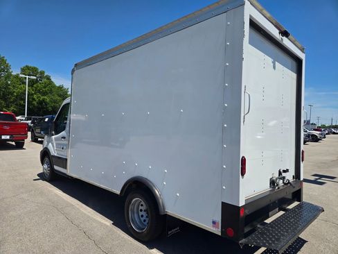 Used 2023 Ford Transit 350 DRW RWD image 3