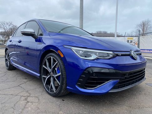 Used 2023 Volkswagen Golf R image 34