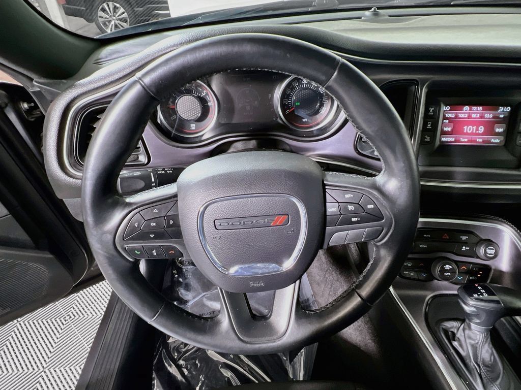 Used 2017 Dodge Challenger SXT RWD image 10