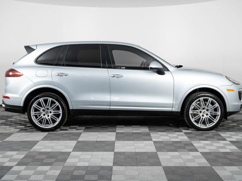 Used 2018 Porsche Cayenne Platinum Edition w/ Premium Package image 8