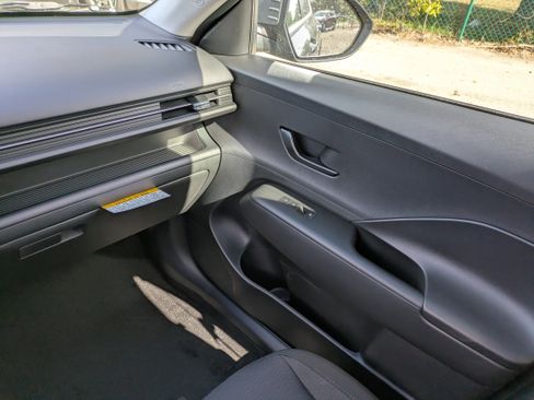 New 2026 Hyundai Kona SE image 17