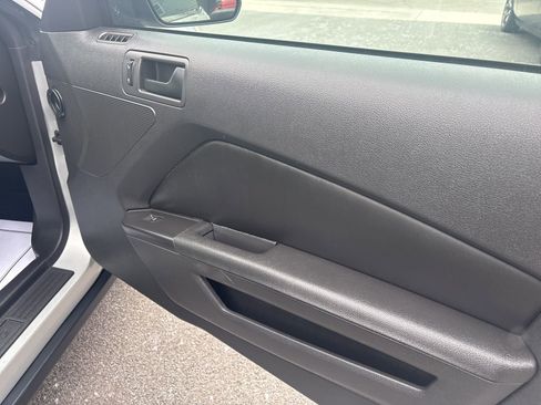 Used 2010 Ford Mustang GT image 16